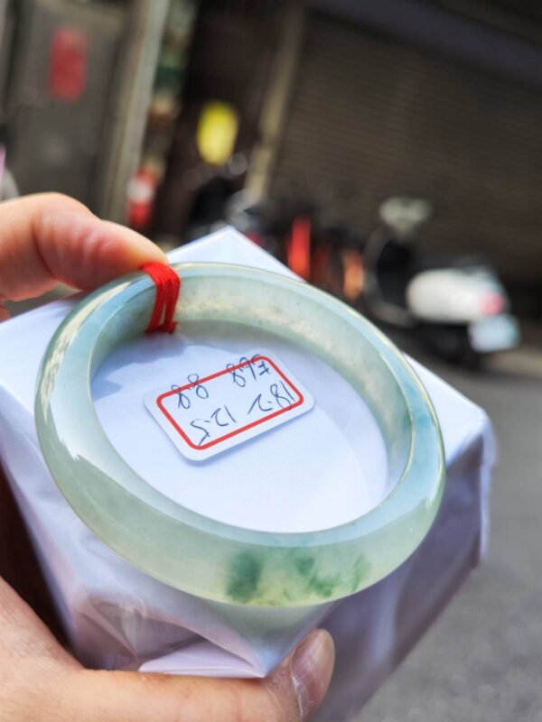 天然緬甸玉A貨 放光玻璃種飄花正圈厚庄手鐲