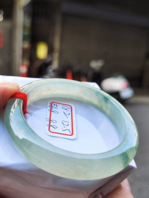 天然緬甸玉A貨 放光玻璃種飄花正圈厚庄手鐲