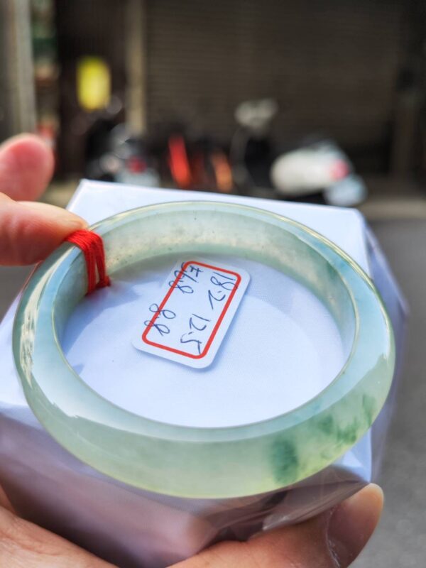 天然緬甸玉A貨 放光玻璃種飄花正圈厚庄手鐲