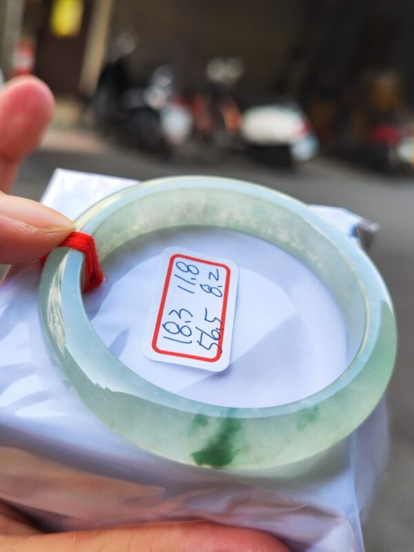 天然緬甸玉A貨 放光玻璃種飄花正圈厚庄手鐲
