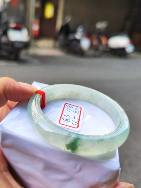 天然緬甸玉A貨 放光玻璃種飄花正圈厚庄手鐲