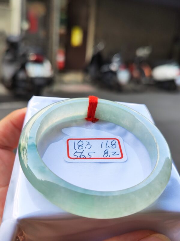 天然緬甸玉A貨 放光玻璃種飄花正圈厚庄手鐲