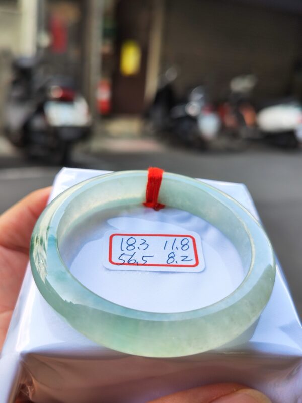 天然緬甸玉A貨 放光玻璃種飄花正圈厚庄手鐲
