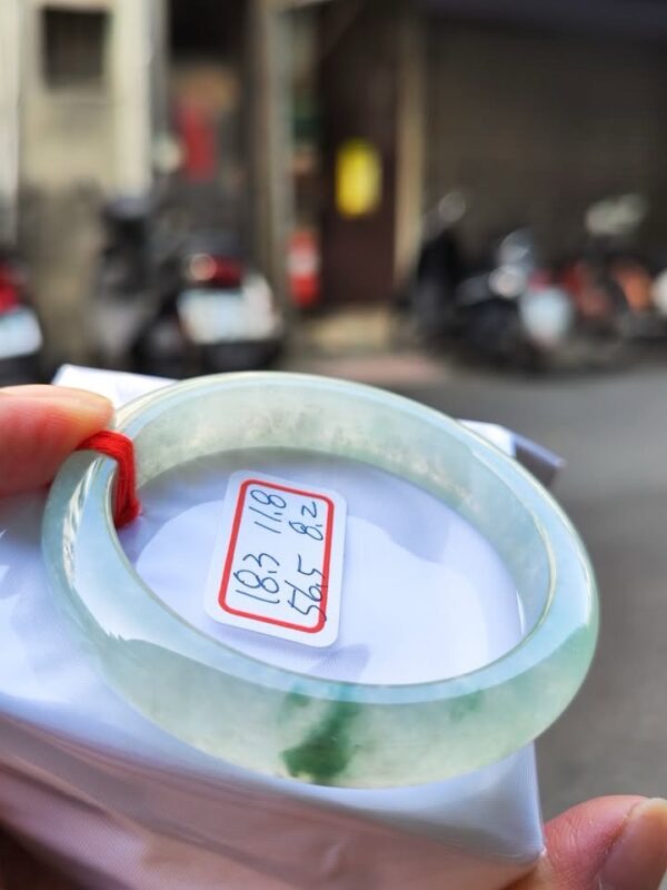 天然緬甸玉A貨 放光玻璃種飄花正圈厚庄手鐲