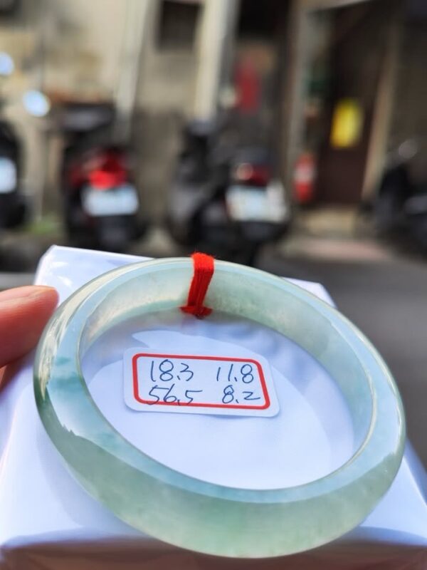 天然緬甸玉A貨 放光玻璃種飄花正圈厚庄手鐲
