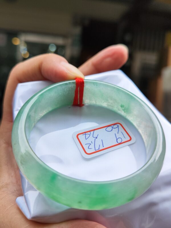 天然緬甸玉A貨 頂級放光玻璃種寬版飄綠花正圈手鐲