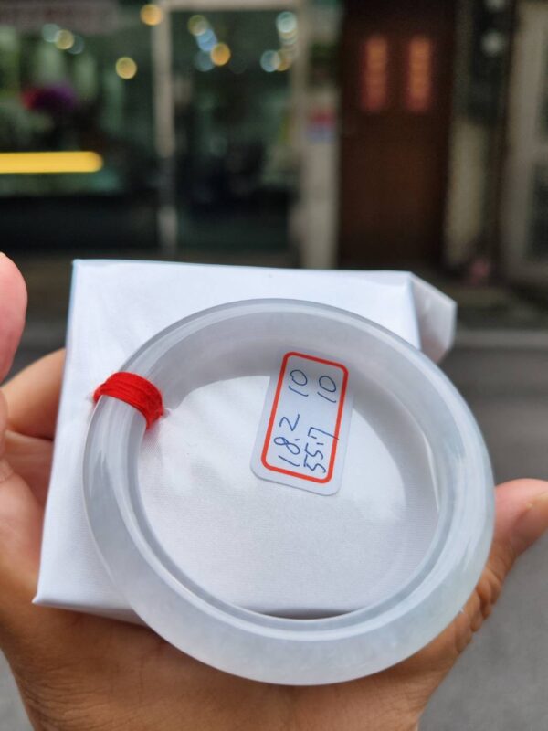 天然緬甸玉A貨 (( 冰種))白月光正圈圓骨手鐲