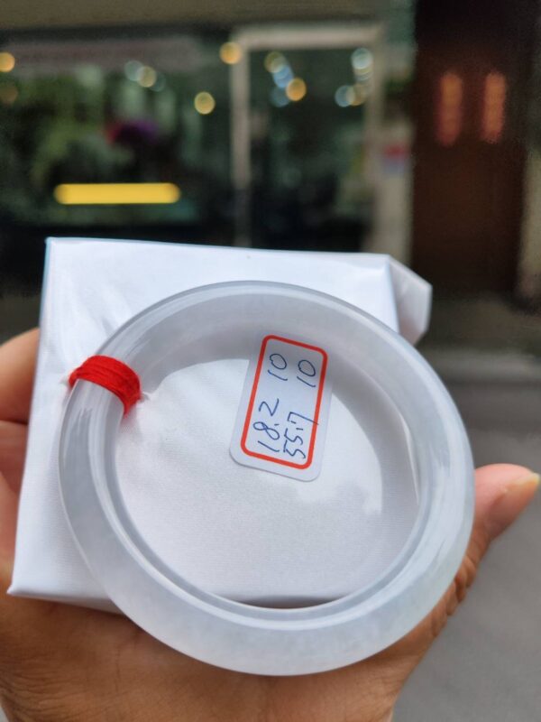 天然緬甸玉A貨 (( 冰種))白月光正圈圓骨手鐲