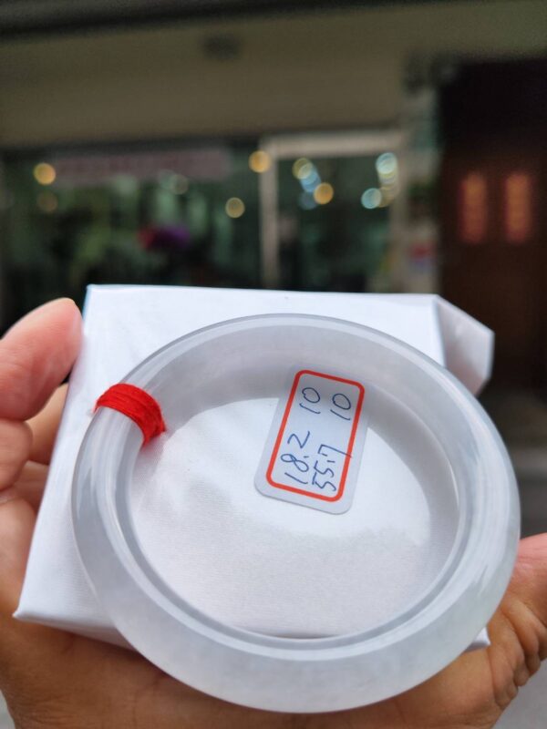 天然緬甸玉A貨 (( 冰種))白月光正圈圓骨手鐲