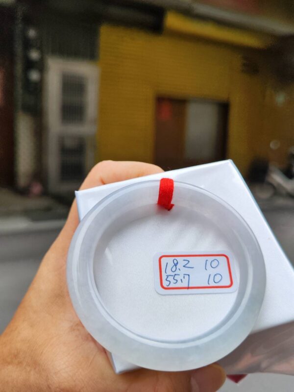 天然緬甸玉A貨 (( 冰種))白月光正圈圓骨手鐲