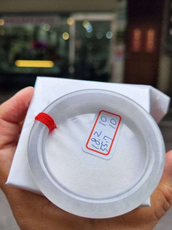 天然緬甸玉A貨 (( 冰種))白月光正圈圓骨手鐲
