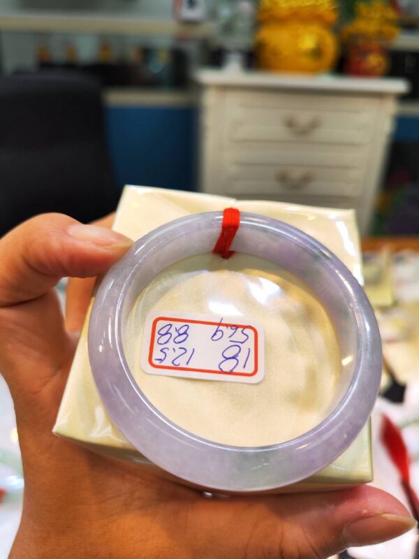 天然緬甸玉A貨  冰種紫羅蘭春彩正圈厚庄手鐲