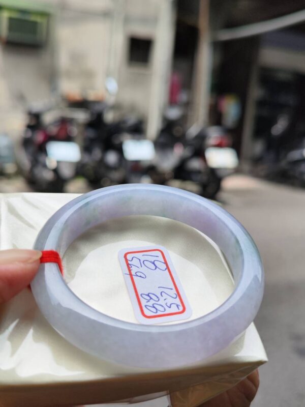 天然緬甸玉A貨  冰種紫羅蘭春彩正圈厚庄手鐲
