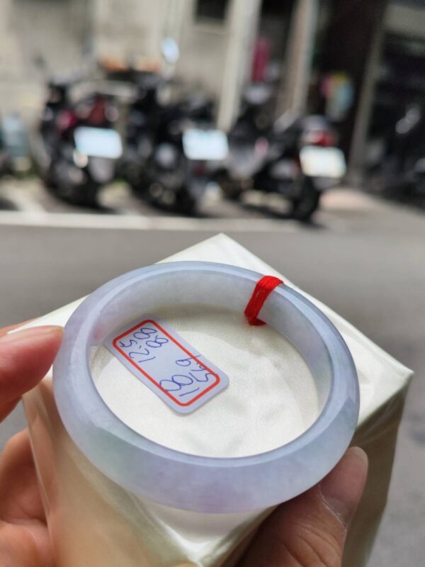 天然緬甸玉A貨  冰種紫羅蘭春彩正圈厚庄手鐲