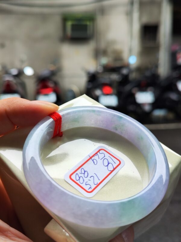 天然緬甸玉A貨  冰種紫羅蘭春彩正圈厚庄手鐲