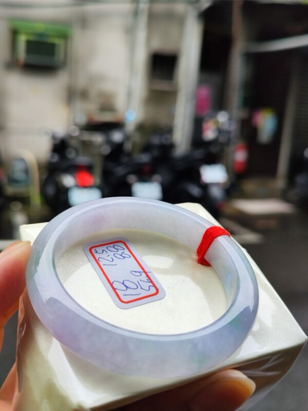 天然緬甸玉A貨  冰種紫羅蘭春彩正圈厚庄手鐲