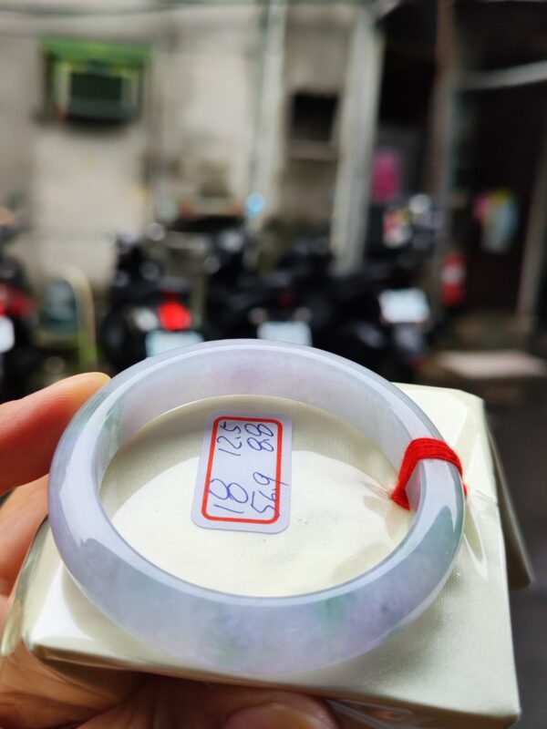 天然緬甸玉A貨  冰種紫羅蘭春彩正圈厚庄手鐲