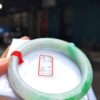 天然緬甸玉A貨 ((糯冰種))飄陽綠正圈厚庄手鐲