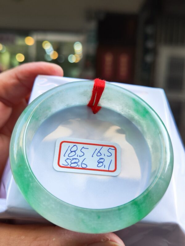 天然緬甸玉A貨 頂級放光玻璃種寬版飄綠花正圈手鐲