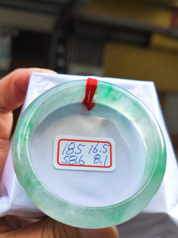 天然緬甸玉A貨 頂級放光玻璃種寬版飄綠花正圈手鐲