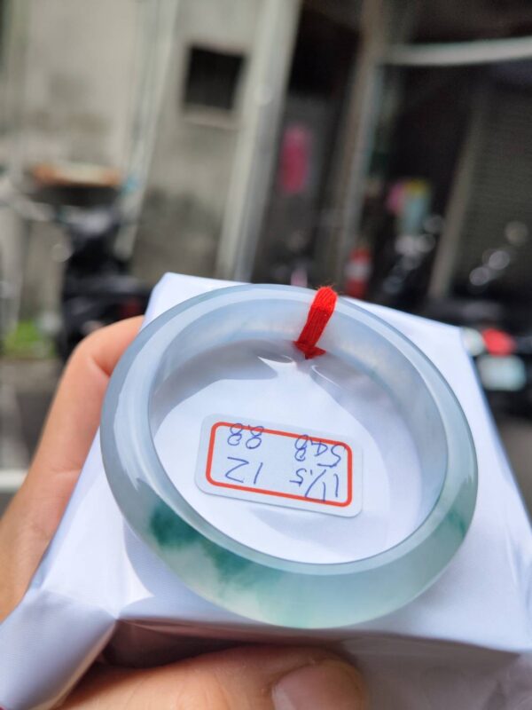天然緬甸玉A貨 放光玻璃種飄花厚庄正圈手鐲