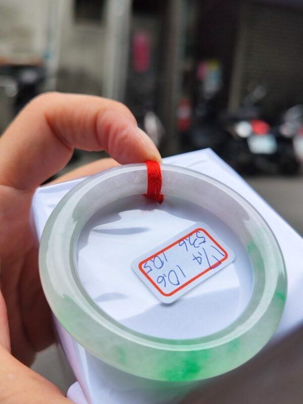 天然緬甸玉A貨 冰種淡紫春彩正圈圓骨手鐲