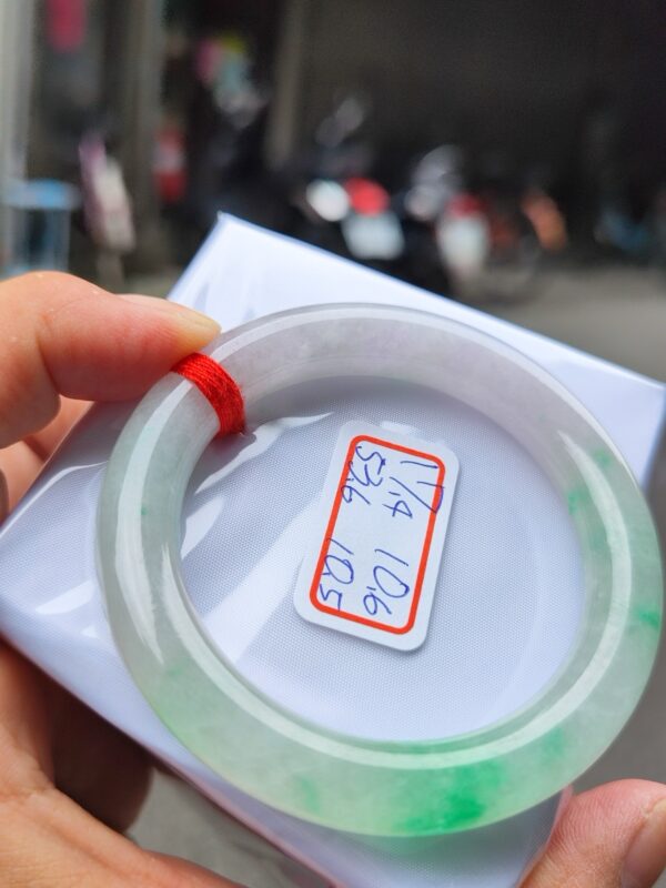 天然緬甸玉A貨 冰種淡紫春彩正圈圓骨手鐲