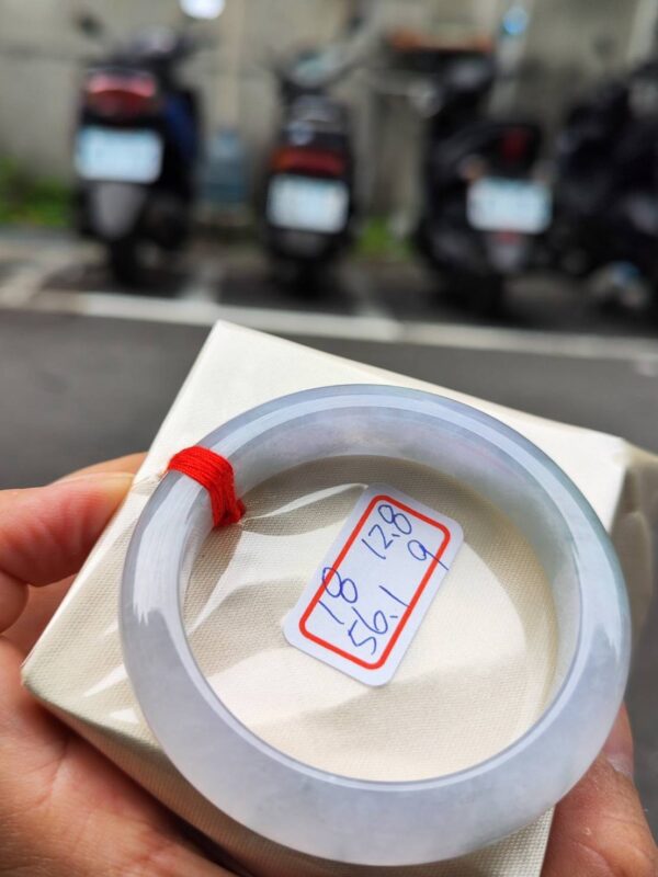 天然緬甸玉A貨 冰種飄陽綠厚庄正圈手鐲