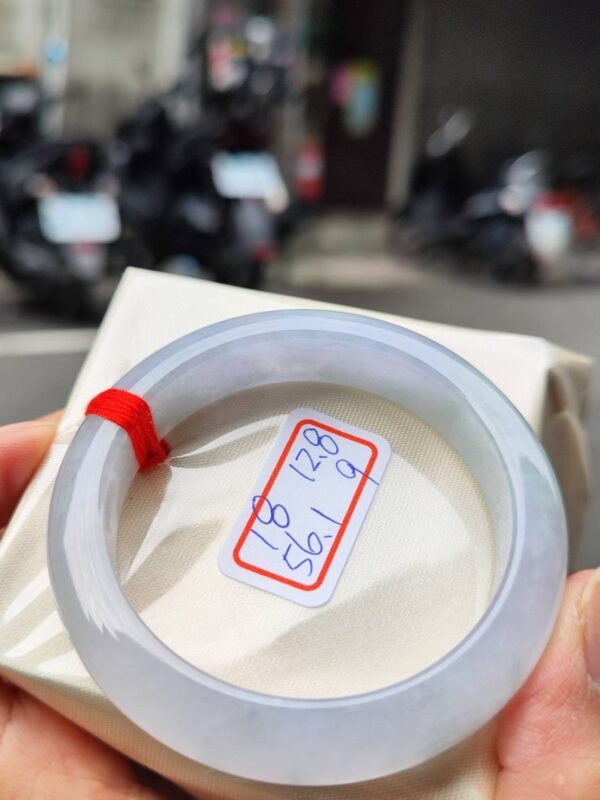 天然緬甸玉A貨 冰種飄陽綠厚庄正圈手鐲