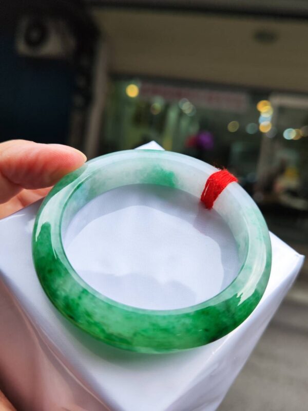 💎 天然緬甸玉 A 貨 冰透飄辣陽綠 正圈厚庄手鐲