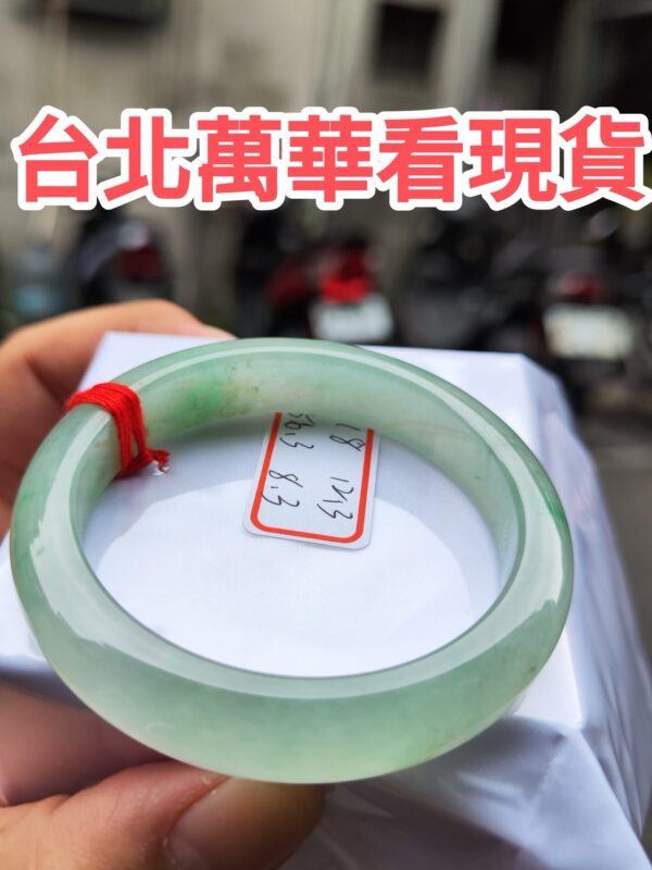 天然緬甸A貨翡翠手鐲】
✨玻璃種｜滿色蘋果綠飄陽綠