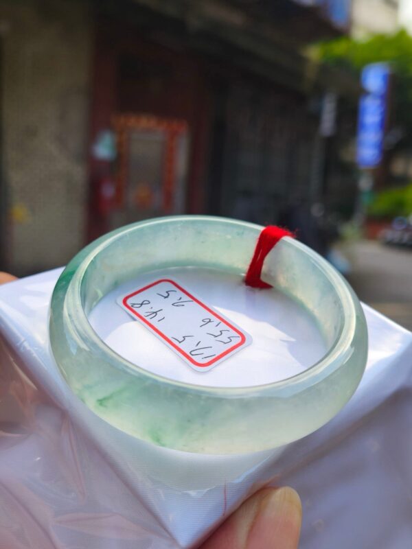 天然緬甸A貨玻璃種飄綠玉鐲｜寬版正圈