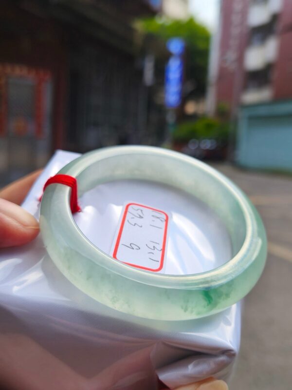 天然緬甸玉A貨｜頂級放光玻璃種飄花厚庄正圈手鐲