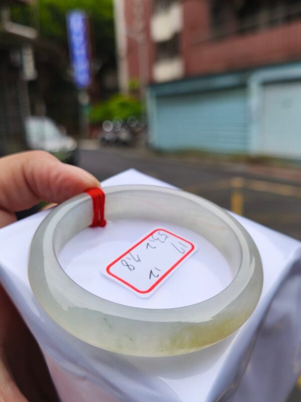 🌟 天然緬甸玉A貨｜放光玻璃種飄蜜黃｜正圈手鐲