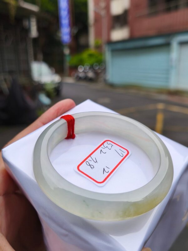🌟 天然緬甸玉A貨｜放光玻璃種飄蜜黃｜正圈手鐲