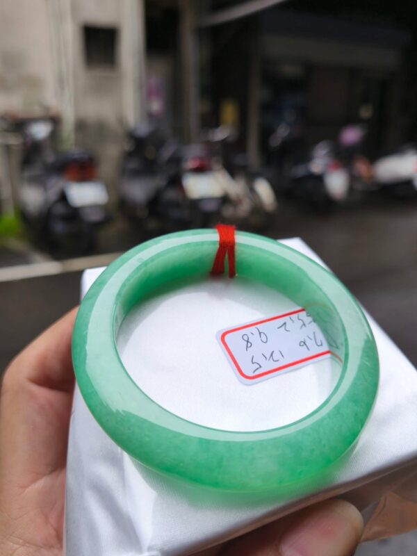 天然緬甸玉A貨｜滿陽綠｜正圈超厚庄手鐲