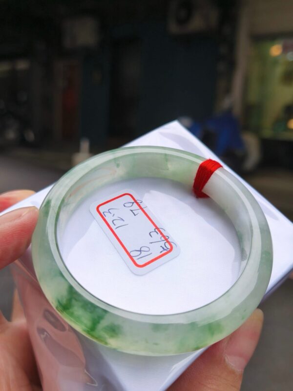 天然緬甸玉A貨｜放光玻璃種飄綠花｜正圈手鐲