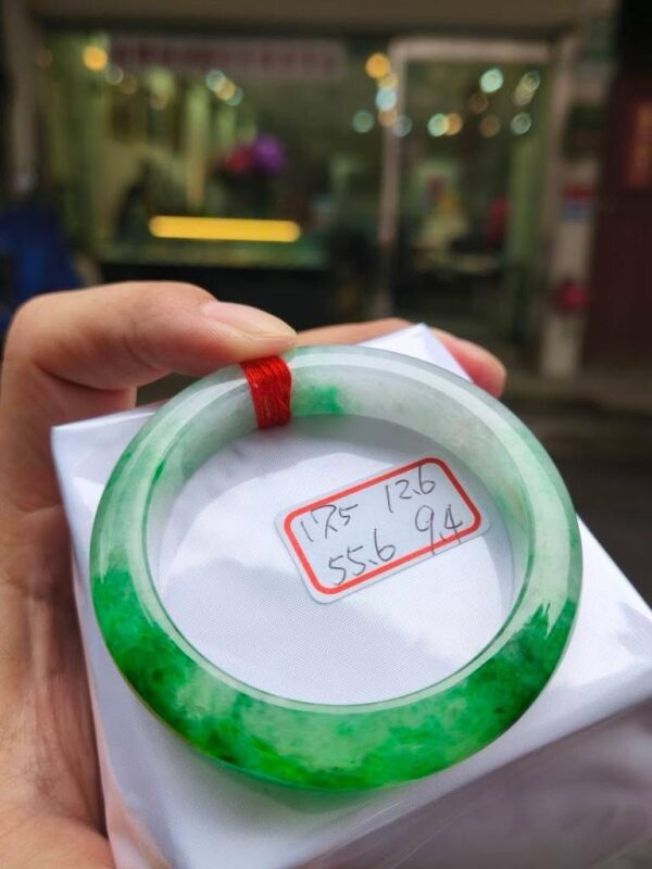 天然緬甸玉A貨｜冰透飄辣陽綠｜正圈厚庄手鐲