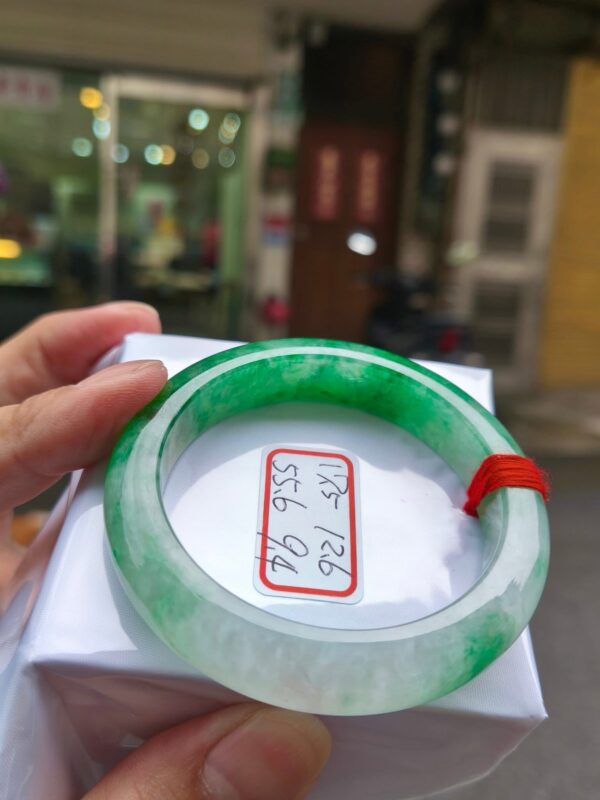 天然緬甸玉A貨｜冰透飄辣陽綠｜正圈厚庄手鐲