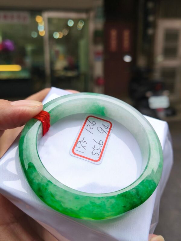 天然緬甸玉A貨｜冰透飄辣陽綠｜正圈厚庄手鐲