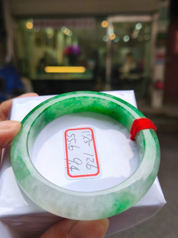 天然緬甸玉A貨｜冰透飄辣陽綠｜正圈厚庄手鐲