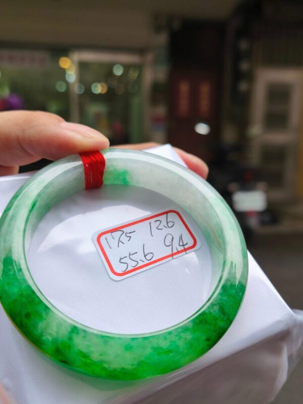 天然緬甸玉A貨｜冰透飄辣陽綠｜正圈厚庄手鐲