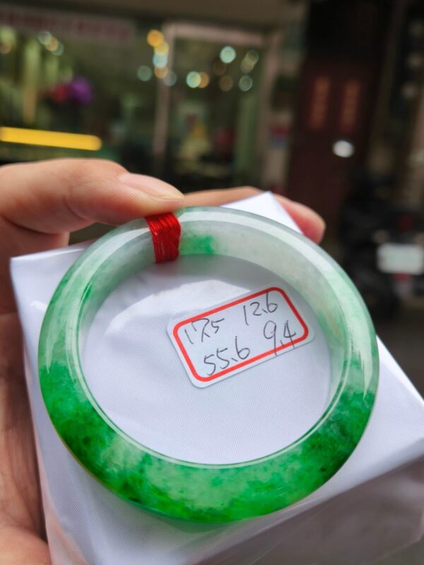 天然緬甸玉A貨｜冰透飄辣陽綠｜正圈厚庄手鐲