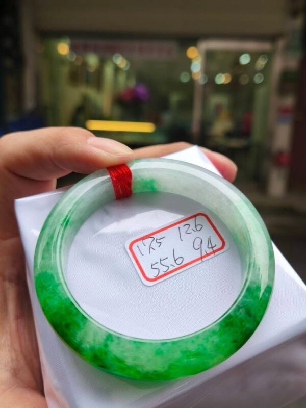 天然緬甸玉A貨｜冰透飄辣陽綠｜正圈厚庄手鐲