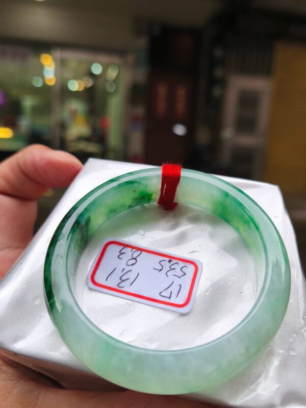 天然緬甸玉A貨｜冰種飄陽綠｜正圈厚庄手鐲