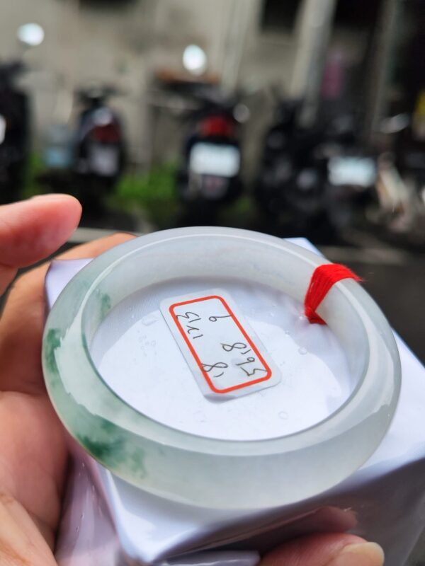 天然緬甸玉A貨 ｜放光玻璃種飄綠花手鐲