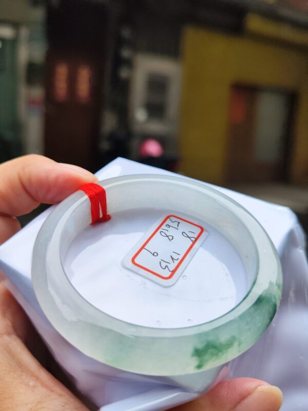 天然緬甸玉A貨 ｜放光玻璃種飄綠花手鐲