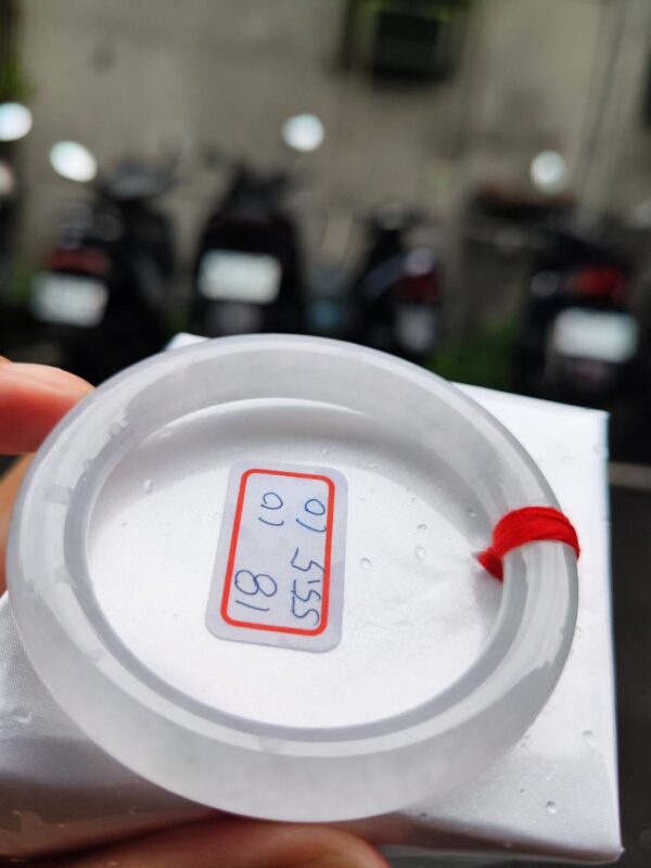 天然緬甸玉A貨｜冰種白月光・圓骨厚庄正圈手鐲