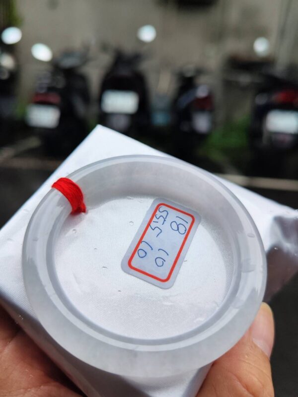 天然緬甸玉A貨｜冰種白月光・圓骨厚庄正圈手鐲