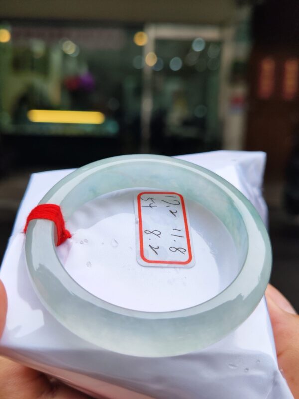 天然緬甸玉A貨｜頂級自帶光・玻璃種飄花正圈手鐲